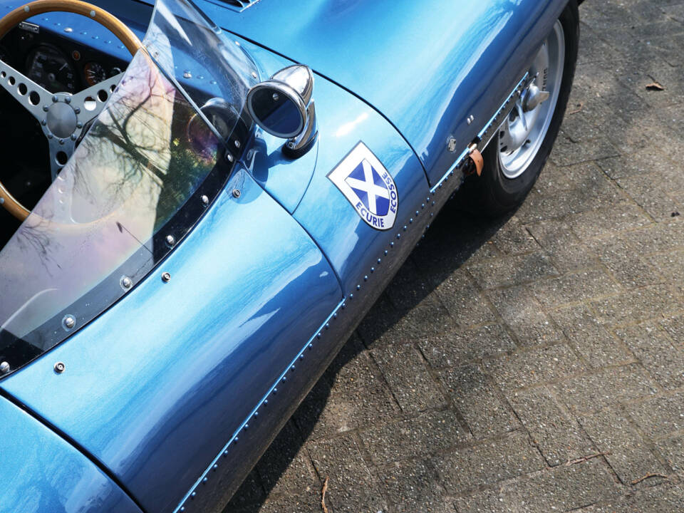 Image 20/60 of Jaguar D-Type (1967)