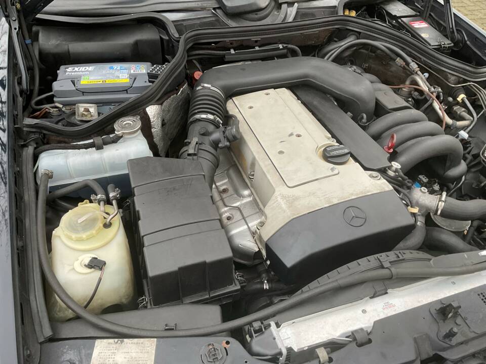 Image 38/149 of Mercedes-Benz 320 TE (1993)