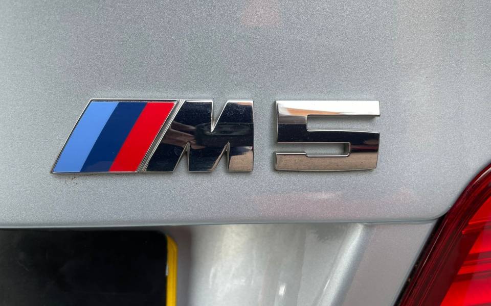 Image 36/47 of BMW M5 (2016)