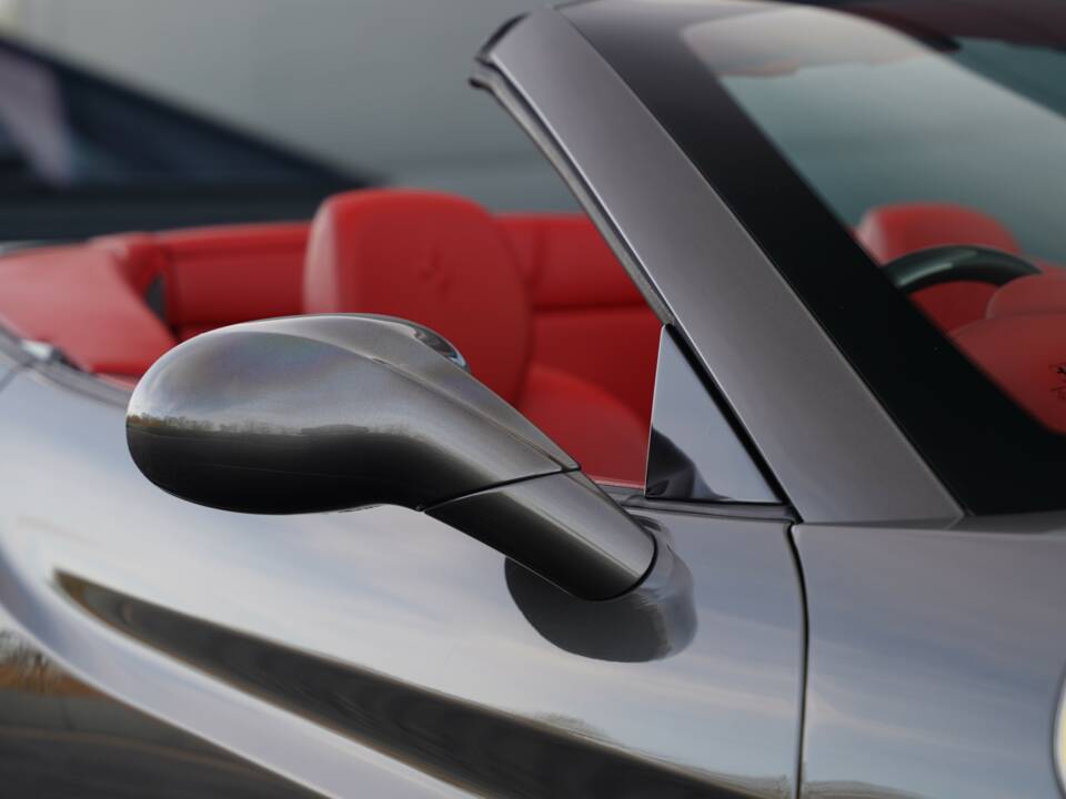 Image 45/50 of Ferrari California (2009)