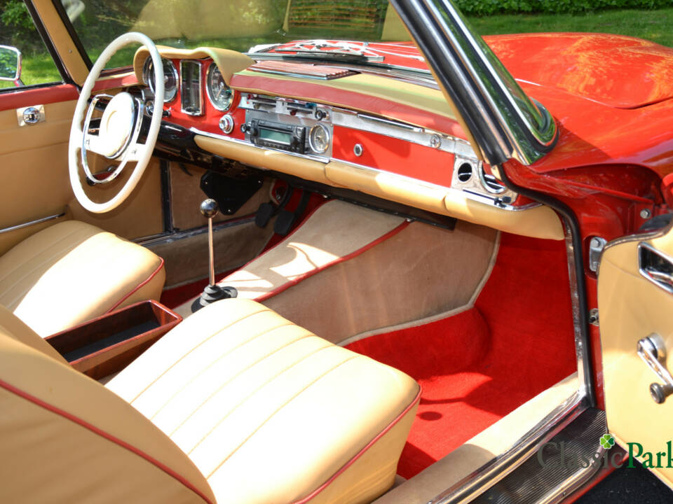 Immagine 29/50 di Mercedes-Benz 230 SL (1964)