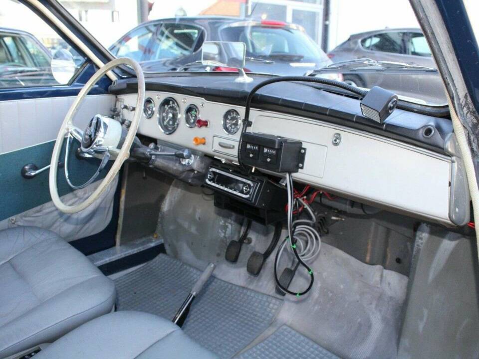 Image 14/18 of Saab 96 (1964)
