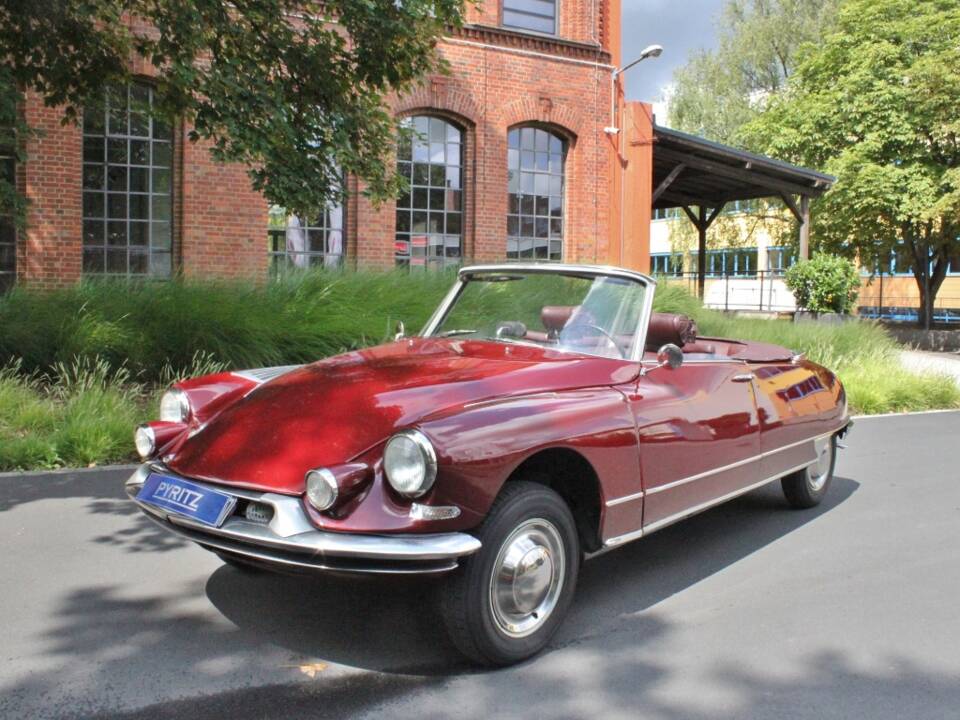 Image 1/21 de Citroën DS 19 Chapron (1961)
