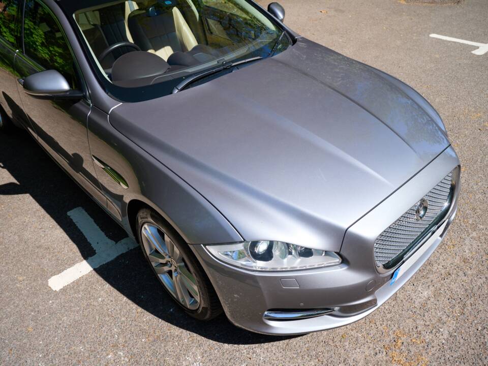 Bild 43/50 von Jaguar XJ 5.0 (2012)