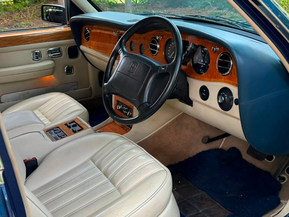 Image 4/46 of Rolls-Royce Silver Spirit III (1996)