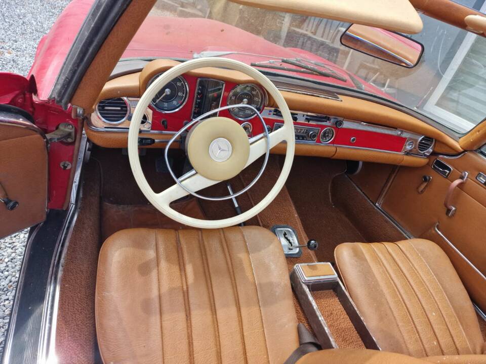 Image 2/8 of Mercedes-Benz 280 SL (1970)