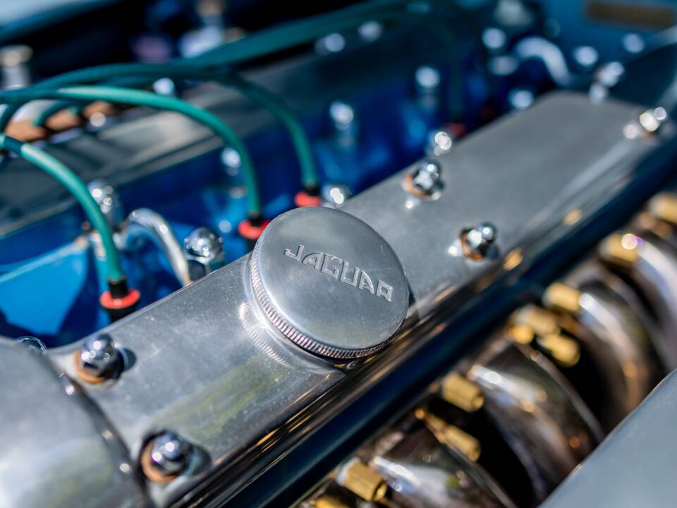 Image 49/50 of Jaguar XK 140 FHC (1955)