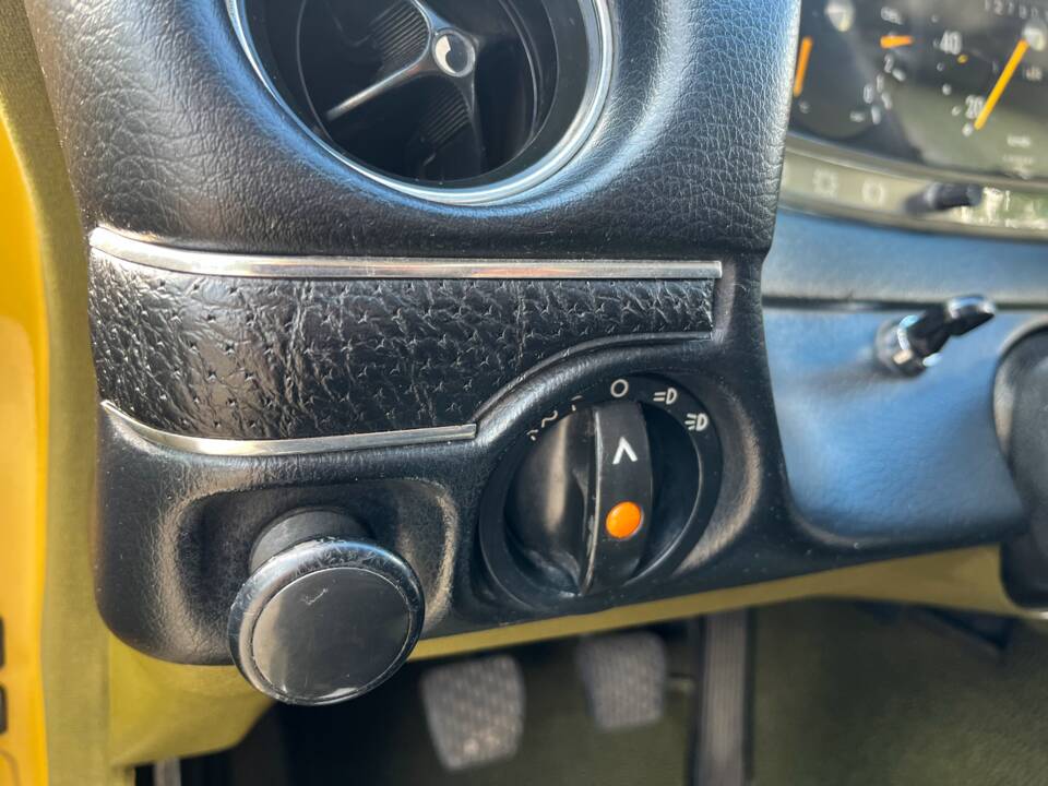 Image 116/139 of Mercedes-Benz 240 D (1978)