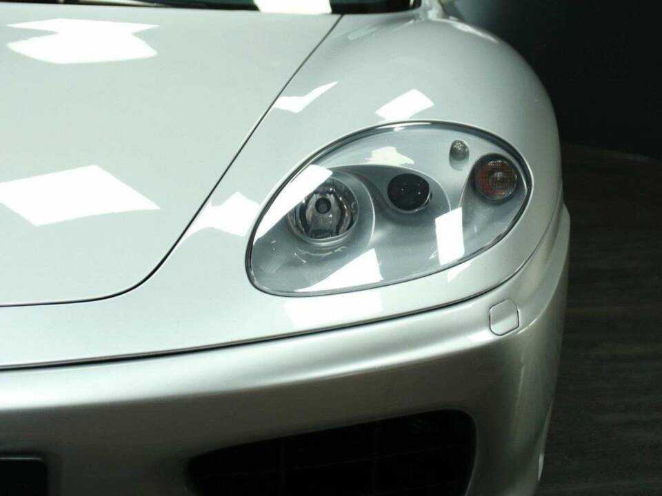 Immagine 37/50 di Ferrari 360 Spider (2003)