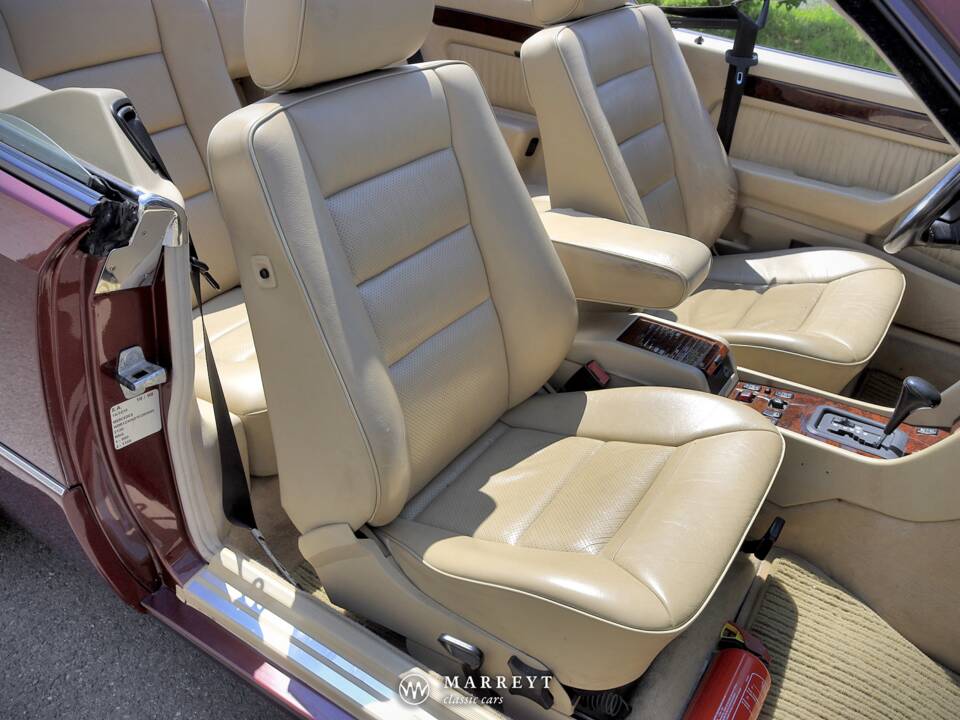 Bild 58/79 von Mercedes-Benz E 220 (1996)