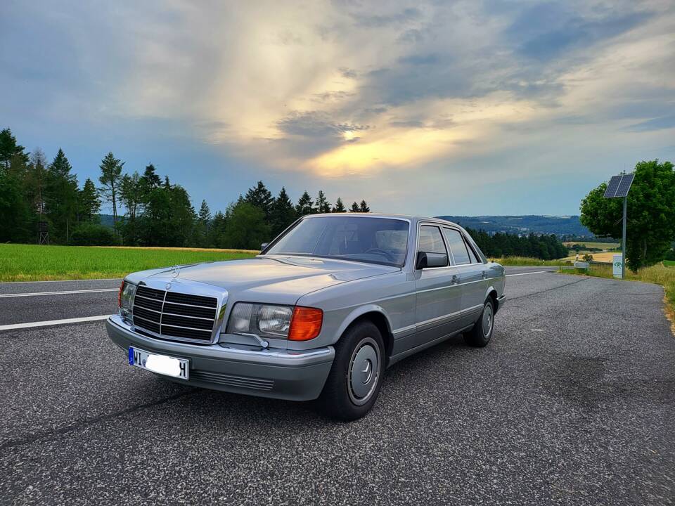 Bild 2/12 von Mercedes-Benz 300 SE (1986)