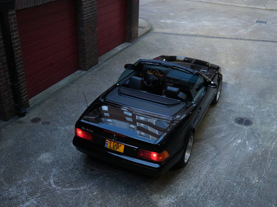 Image 80/100 of Mercedes-Benz SL 600 (1998)