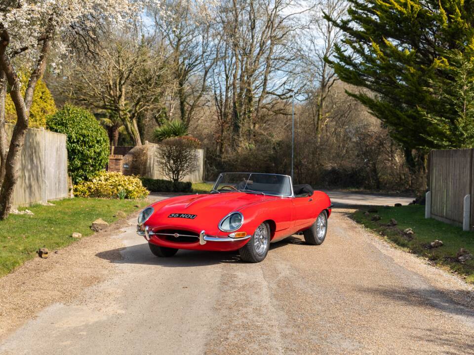 Image 39/44 of Jaguar E-Type 3.8 (1962)