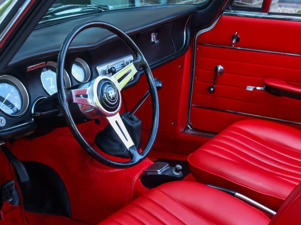 Image 3/50 of Alfa Romeo Giulia 1600 GTC (1966)