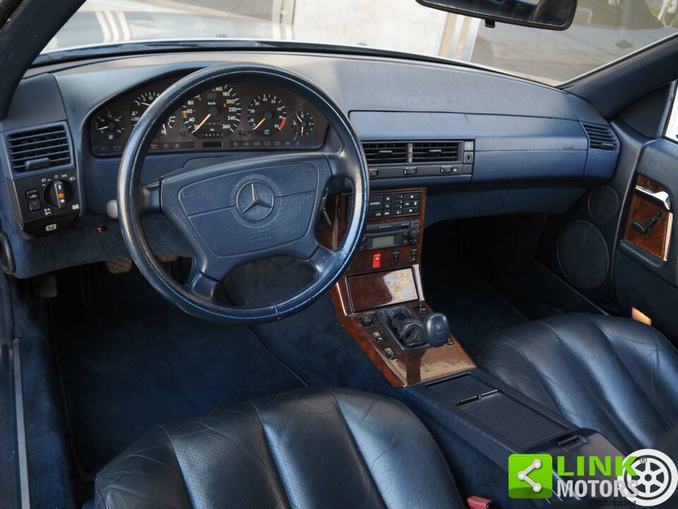 Image 27/50 de Mercedes-Benz 300 SL-24 (1992)