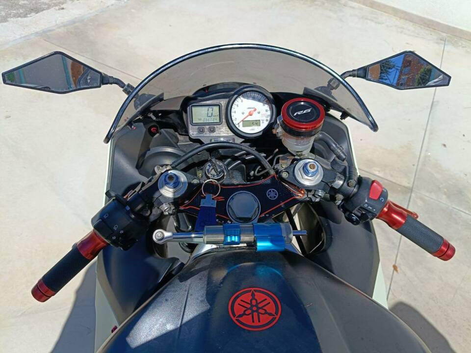 Image 15/47 of Yamaha DUMMY (2000)