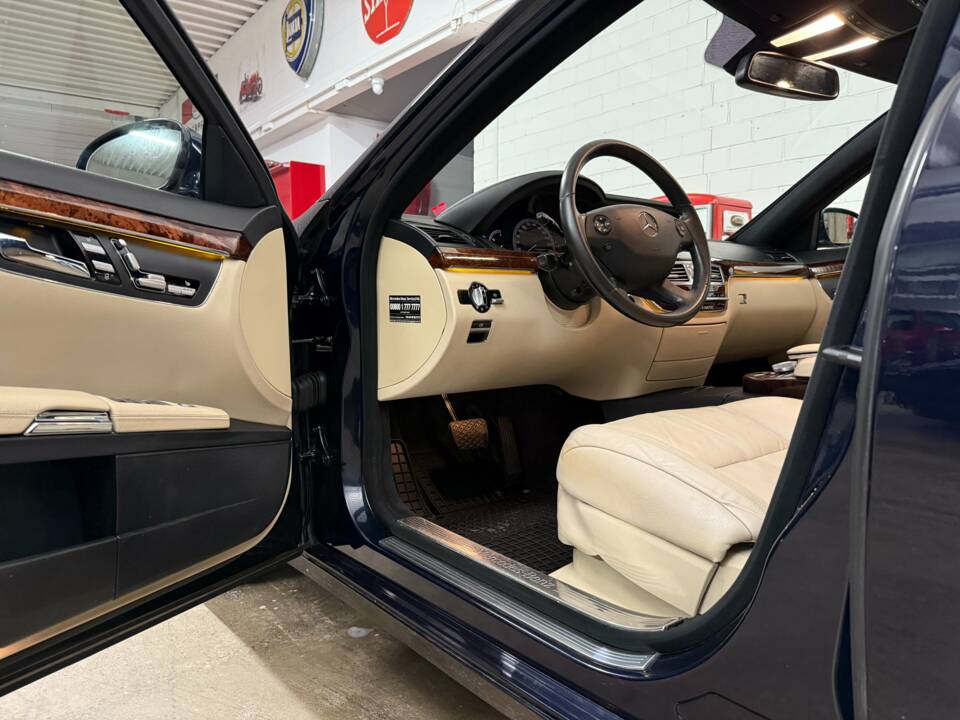 Image 7/18 of Mercedes-Benz S 450 4MATIC (2007)