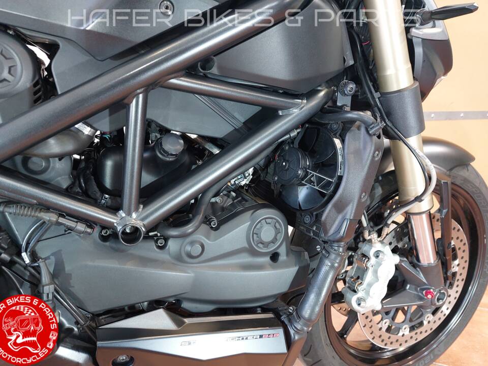 Image 24/33 of Ducati 848 EVO (2012)