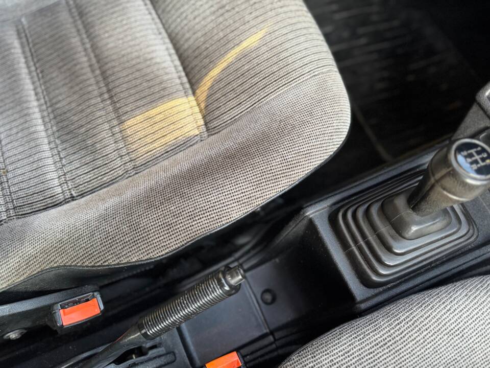 Image 33/57 of Volkswagen Passat 2.0 (1987)