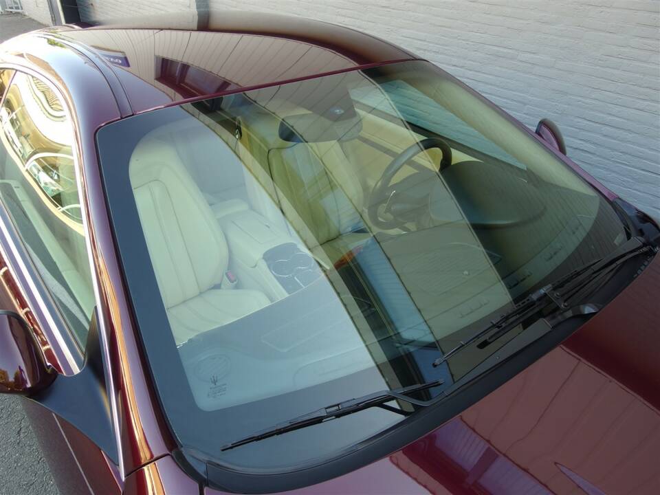 Image 36/98 of Maserati GranTurismo 4.2 (2008)