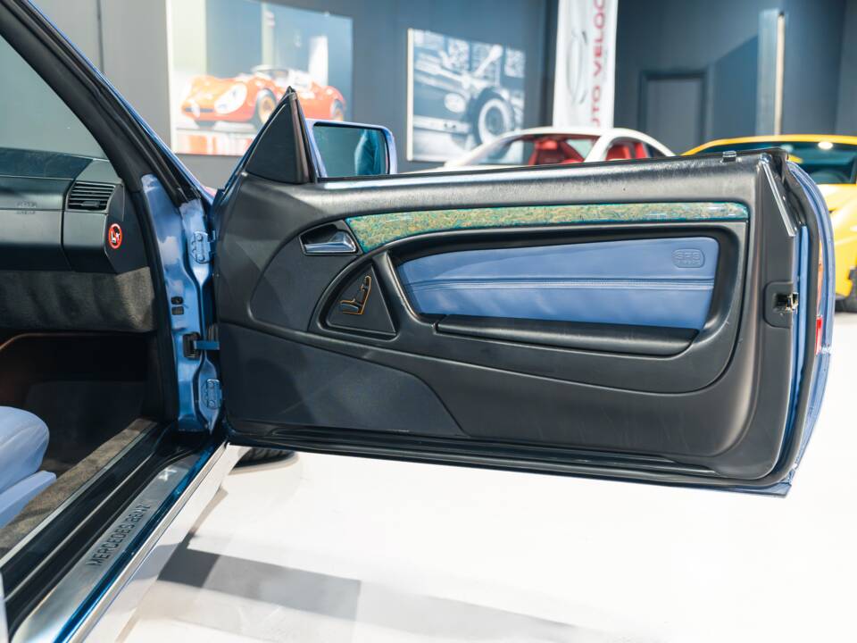 Image 28/35 of Mercedes-Benz SL 320 (1998)