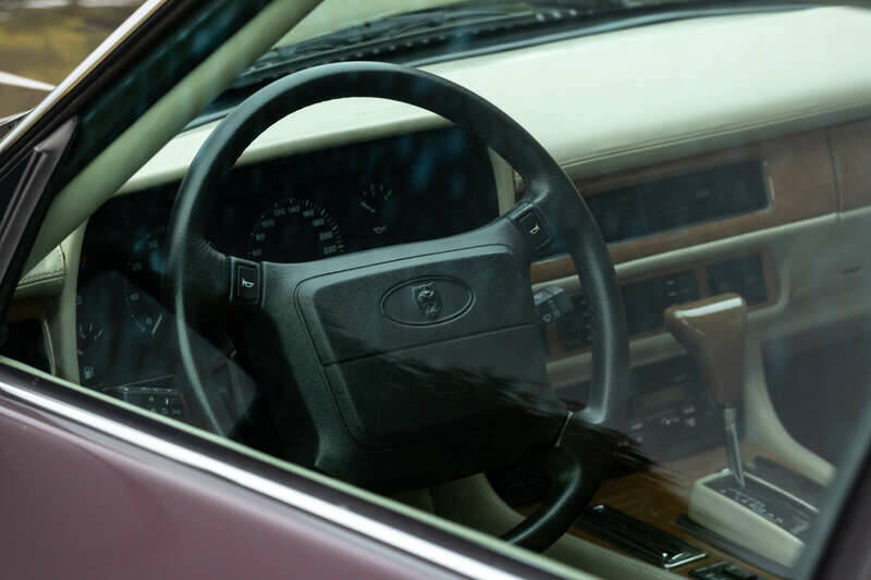 Image 14/50 of Jaguar XJS 6.0 (1993)