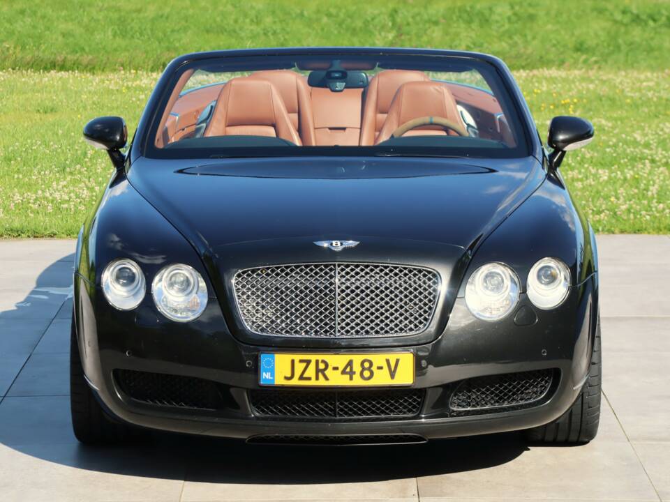 Bild 32/50 von Bentley Continental GTC (2007)