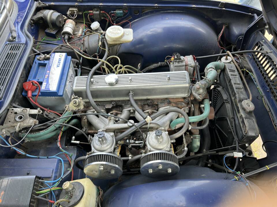 Image 9/28 de Triumph TR 6 (1973)