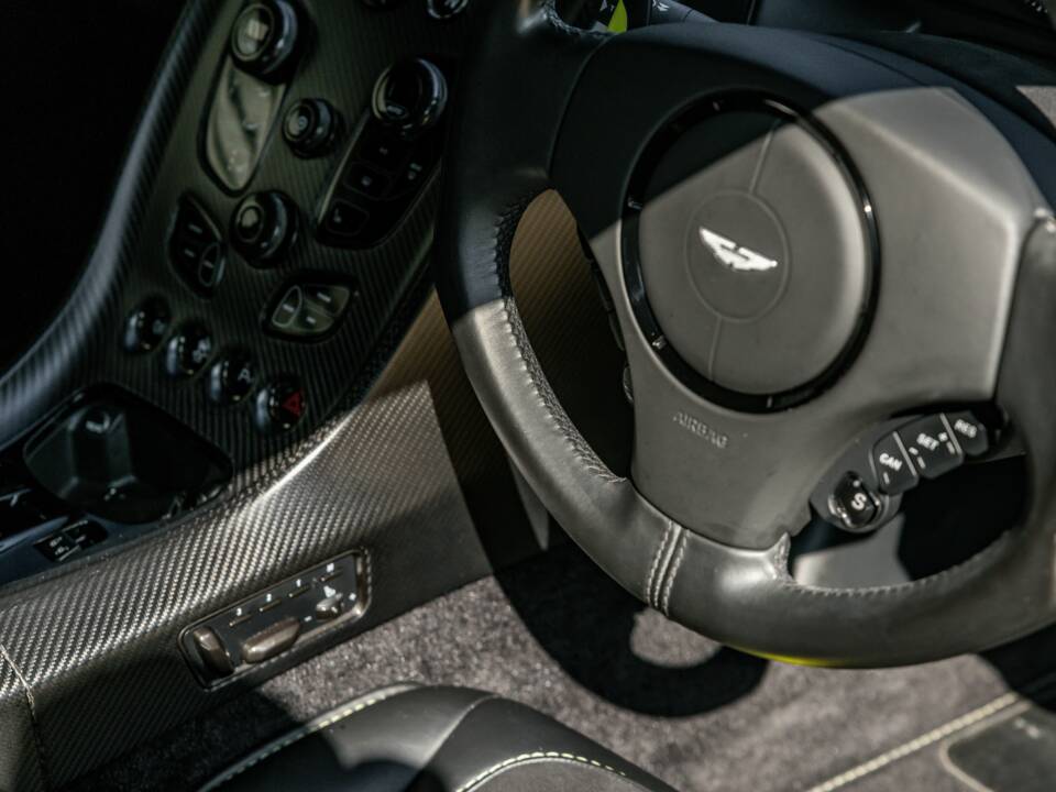 Image 42/60 of Aston Martin Rapide AMR (2019)