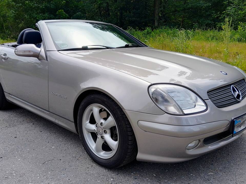 Immagine 4/10 di Mercedes-Benz SLK 200 Kompressor (2003)