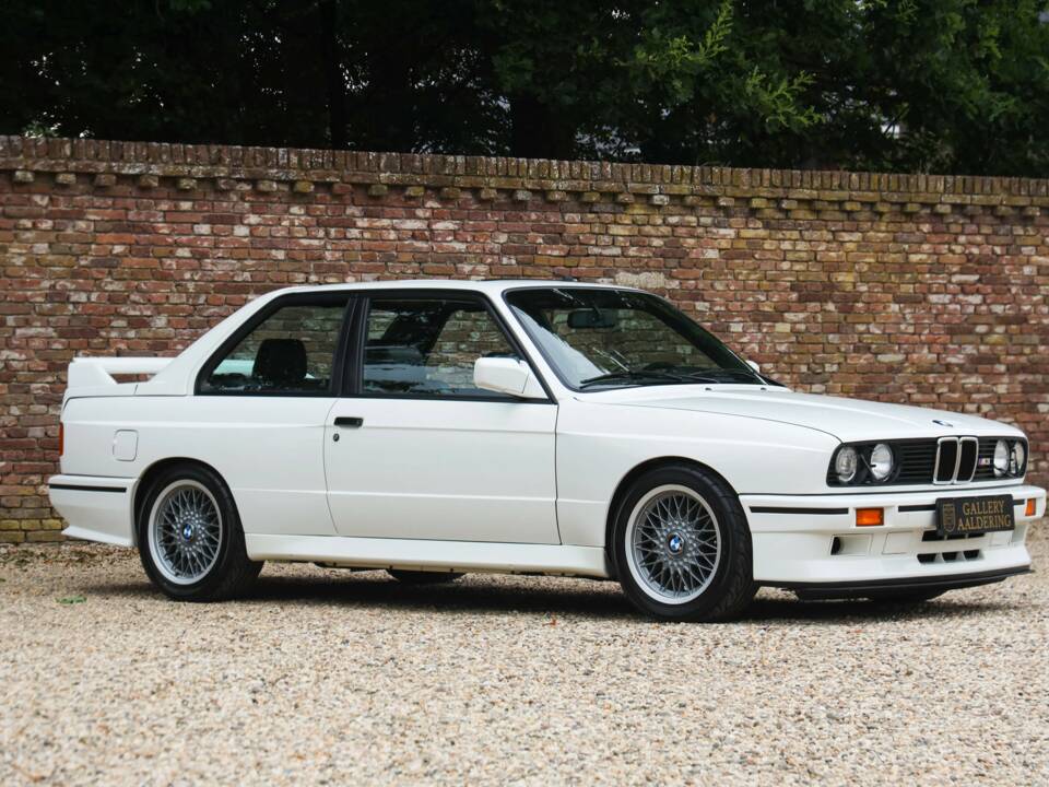 Image 27/50 of BMW M3 (1990)