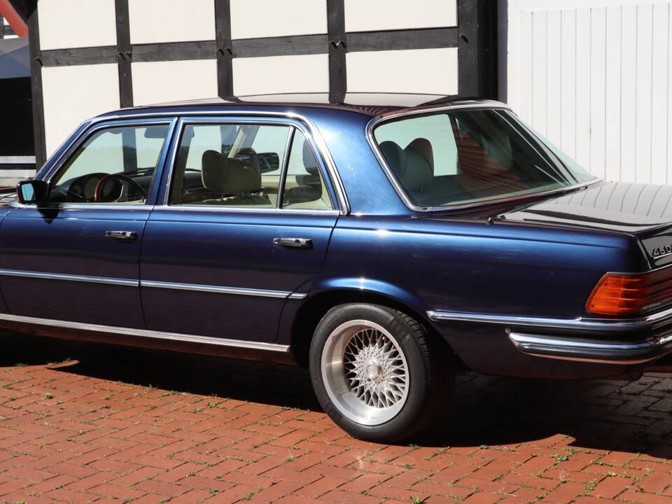 Image 21/57 de Mercedes-Benz 450 SEL 6,9 (1977)