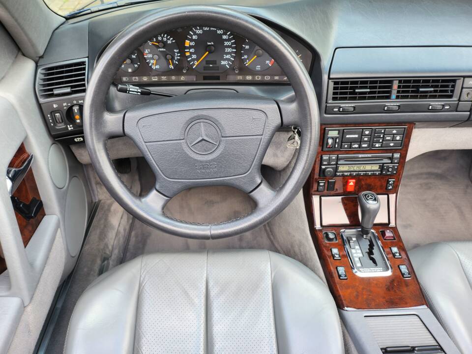 Image 6/16 of Mercedes-Benz SL 320 (1995)