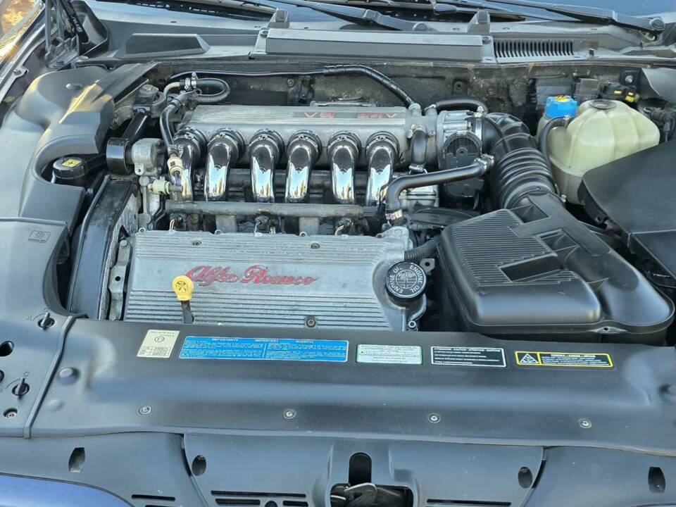 Image 25/50 de Alfa Romeo 166 2.5i V6 24V (2001)