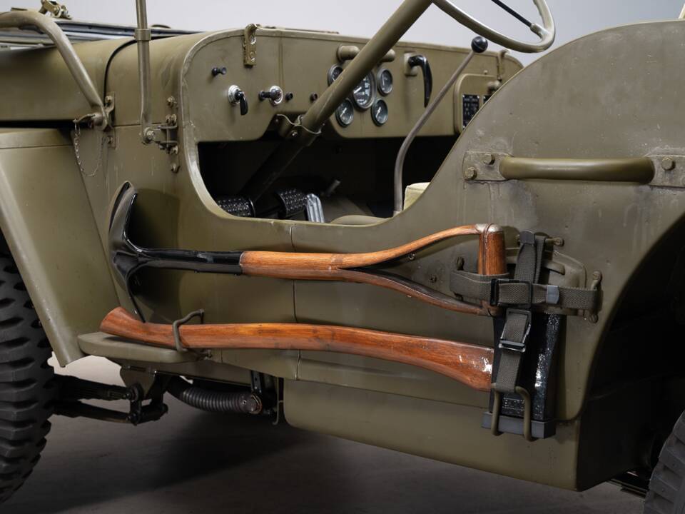 Image 17/35 of Jeep Willys-Overland CJ-3A (1944)