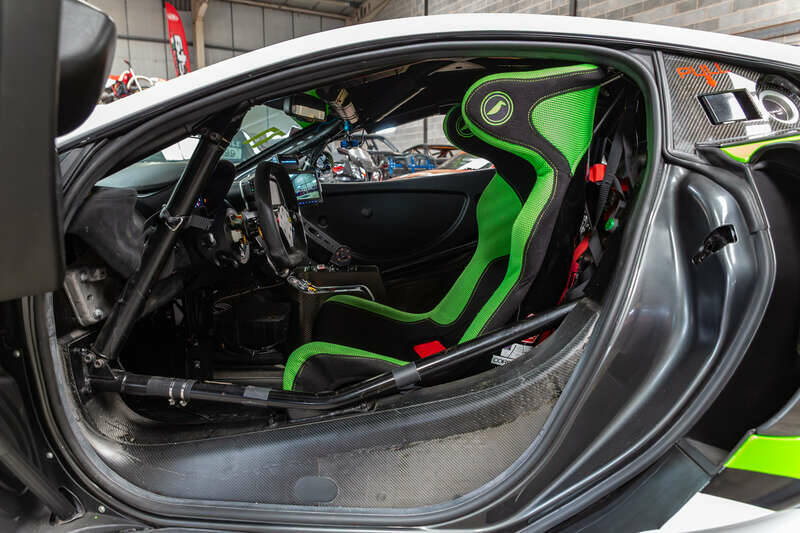 Bild 12/50 von McLaren 570GT (2016)