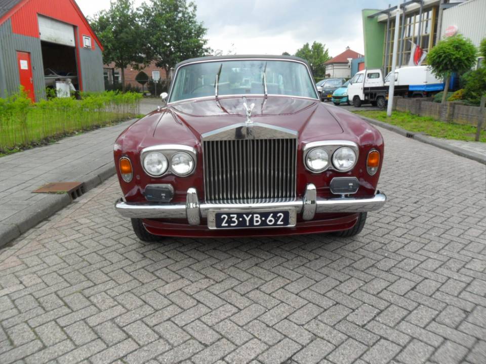 Image 2/20 of Rolls-Royce Silver Shadow I (1975)