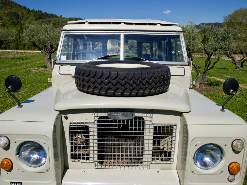 Image 5/14 of Land Rover 109 (1971)