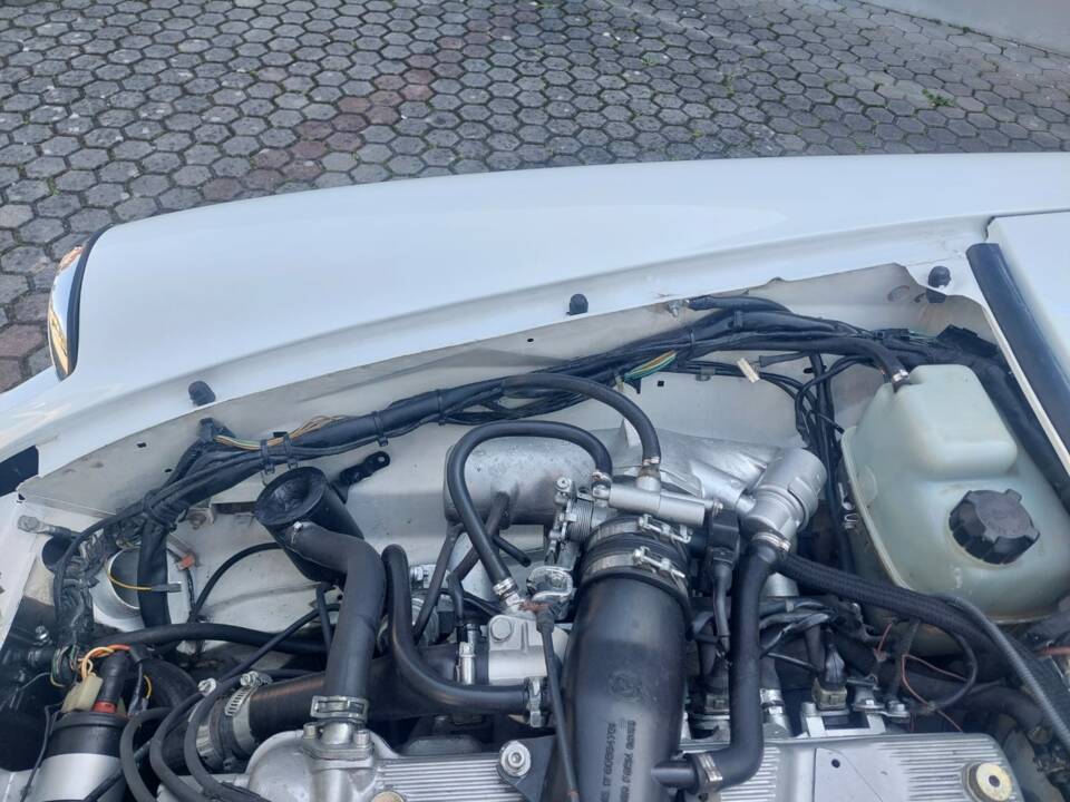 Image 21/27 of Alfa Romeo 2.0 Spider (1991)