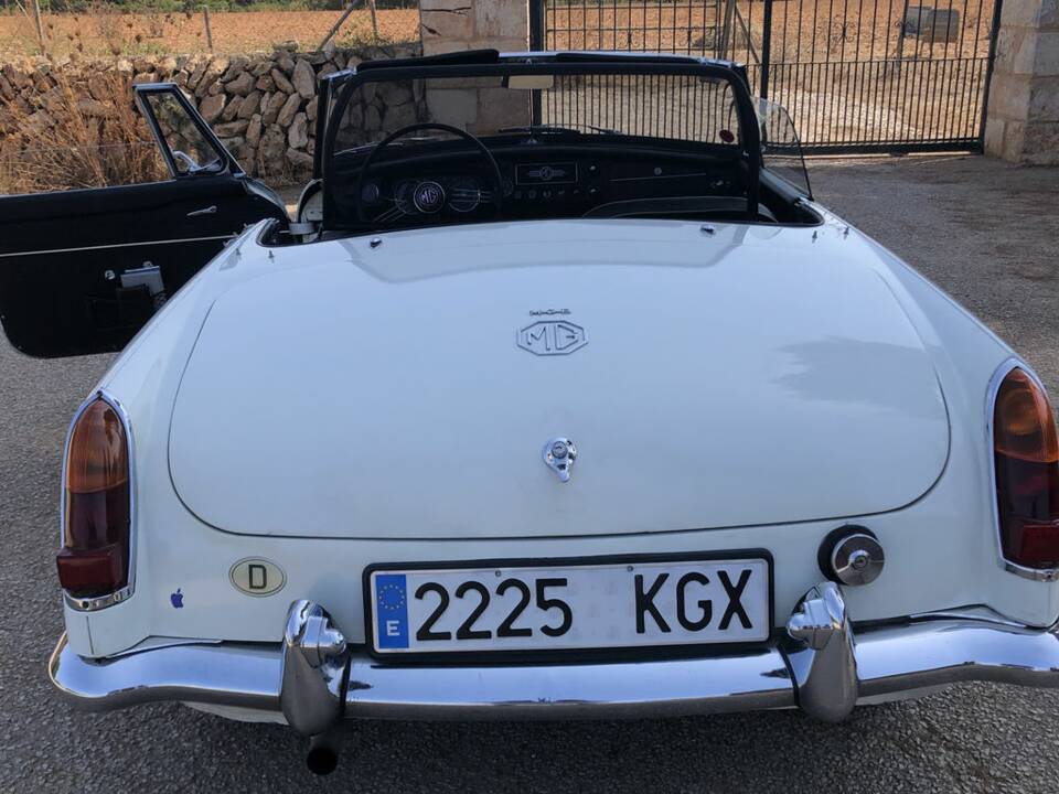 Image 5/7 de MG MGB (1964)