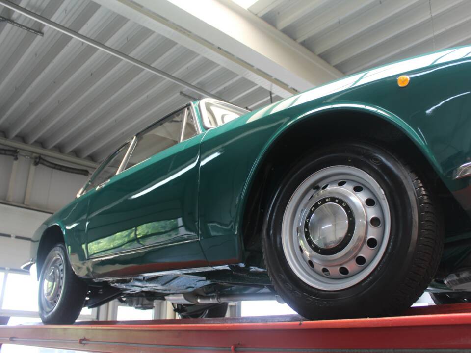 Bild 8/50 von Alfa Romeo Giulia 1300 GT Junior (1972)