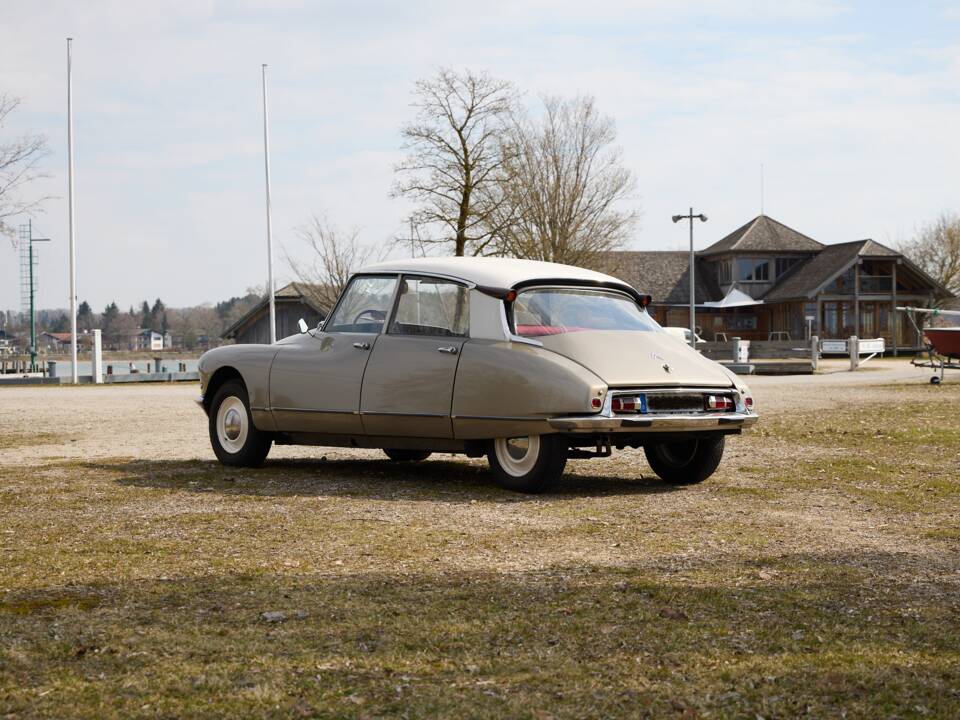 Image 5/28 of Citroën ID 19 (1966)