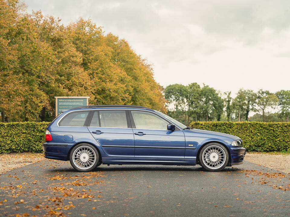 Image 27/99 of ALPINA B10 3.3 Touring (2001)