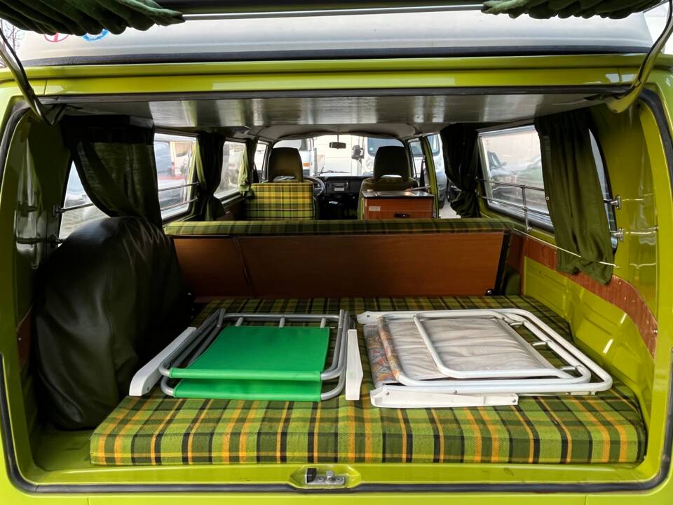Image 27/57 of Volkswagen T2b Westfalia (1978)