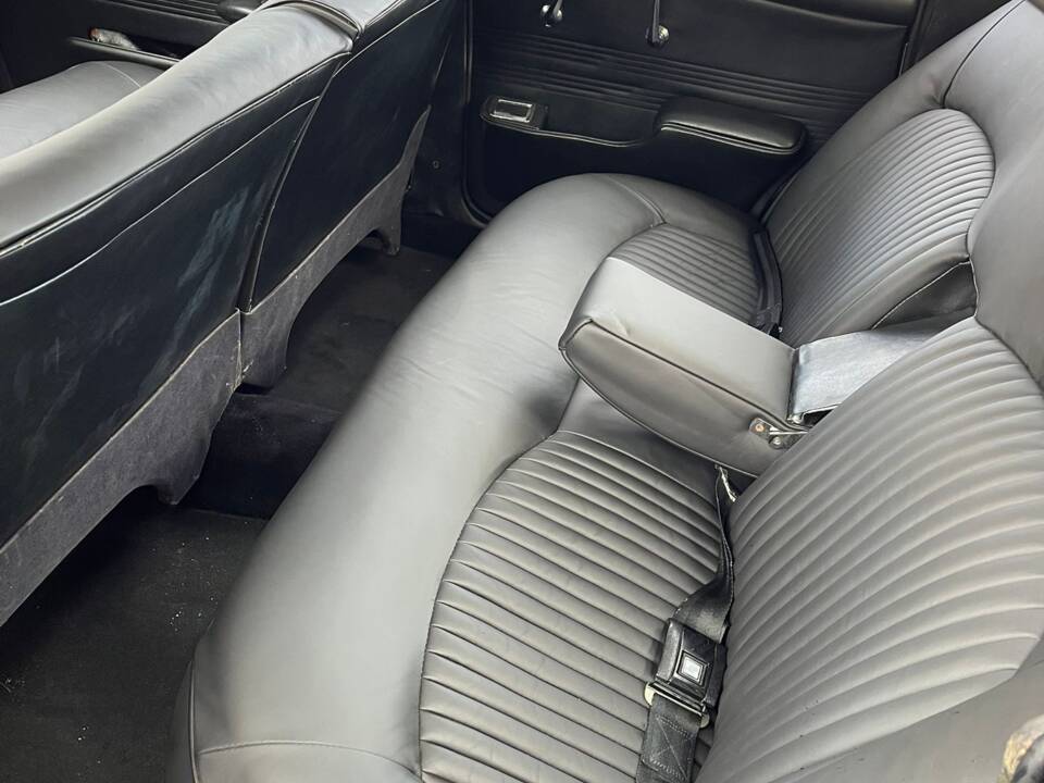 Image 26/51 of Jaguar 420 (1967)