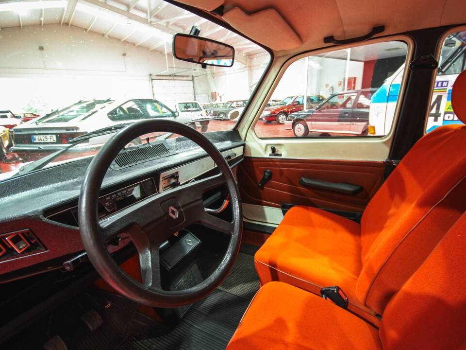 Afbeelding 7/16 van Renault R 6 GTL (1980)