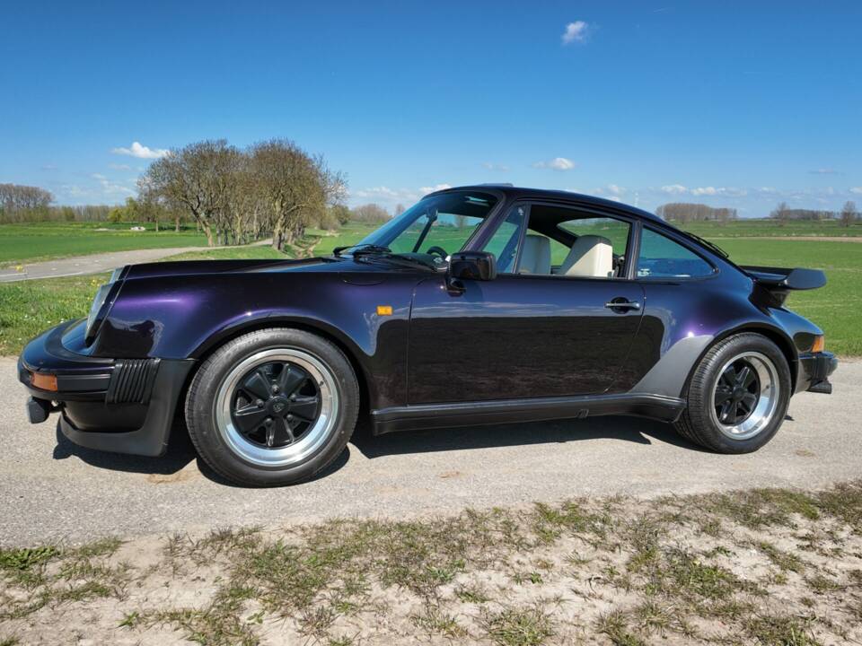 Image 2/5 of Porsche 911 Turbo 3.3 (1980)