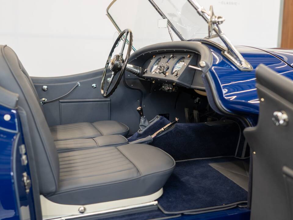 Immagine 55/62 di Jaguar XK 140 OTS (1954)