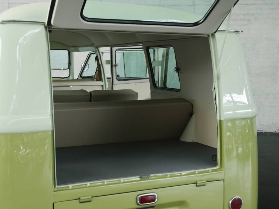 Image 28/47 of Volkswagen T1 minibus (1961)