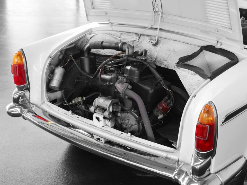 Image 24/37 of Autobianchi Bianchina Convertible (1960)